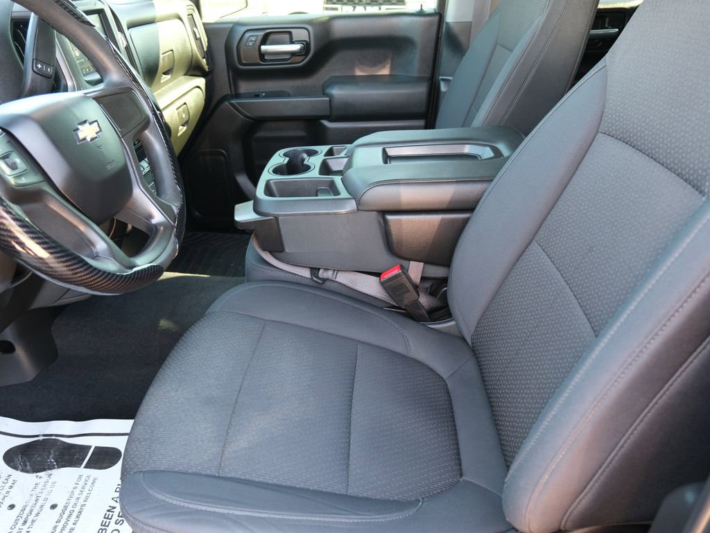 Used 2020 Chevrolet Silverado 1500 Custom w/ Custom Value Package image 5