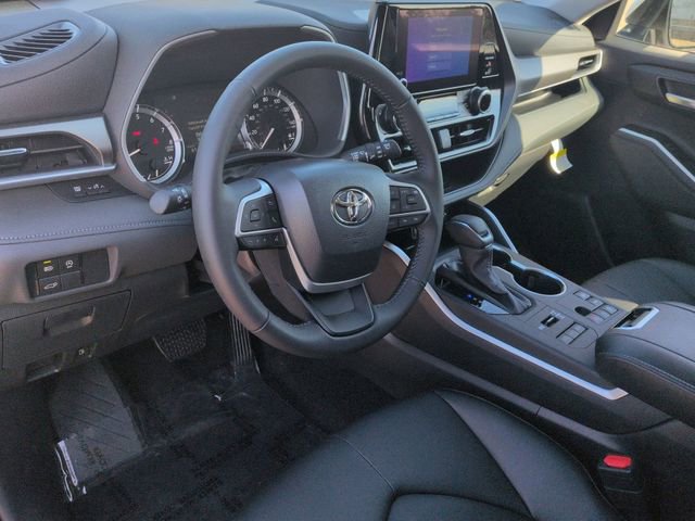 Certified 2026 Toyota Highlander XLE image 12
