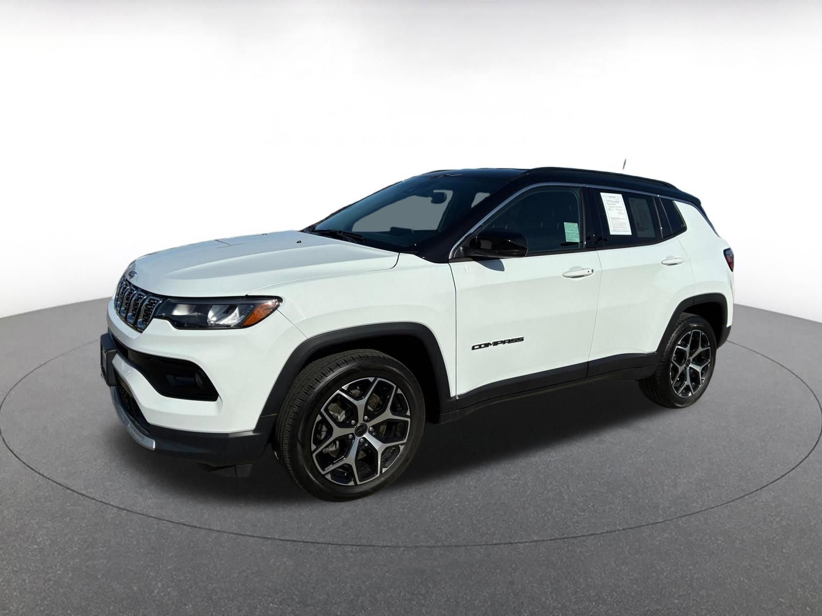 Used 2025 Jeep Compass Limited AWD/4WD image 4