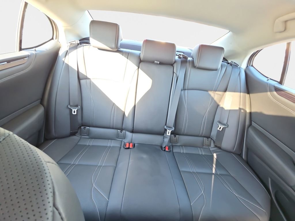 Used 2021 Lexus ES 300h w/ Accessory Package image 20