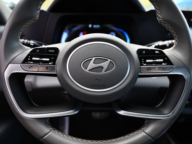 Used 2025 Hyundai Elantra Sport FWD image 31