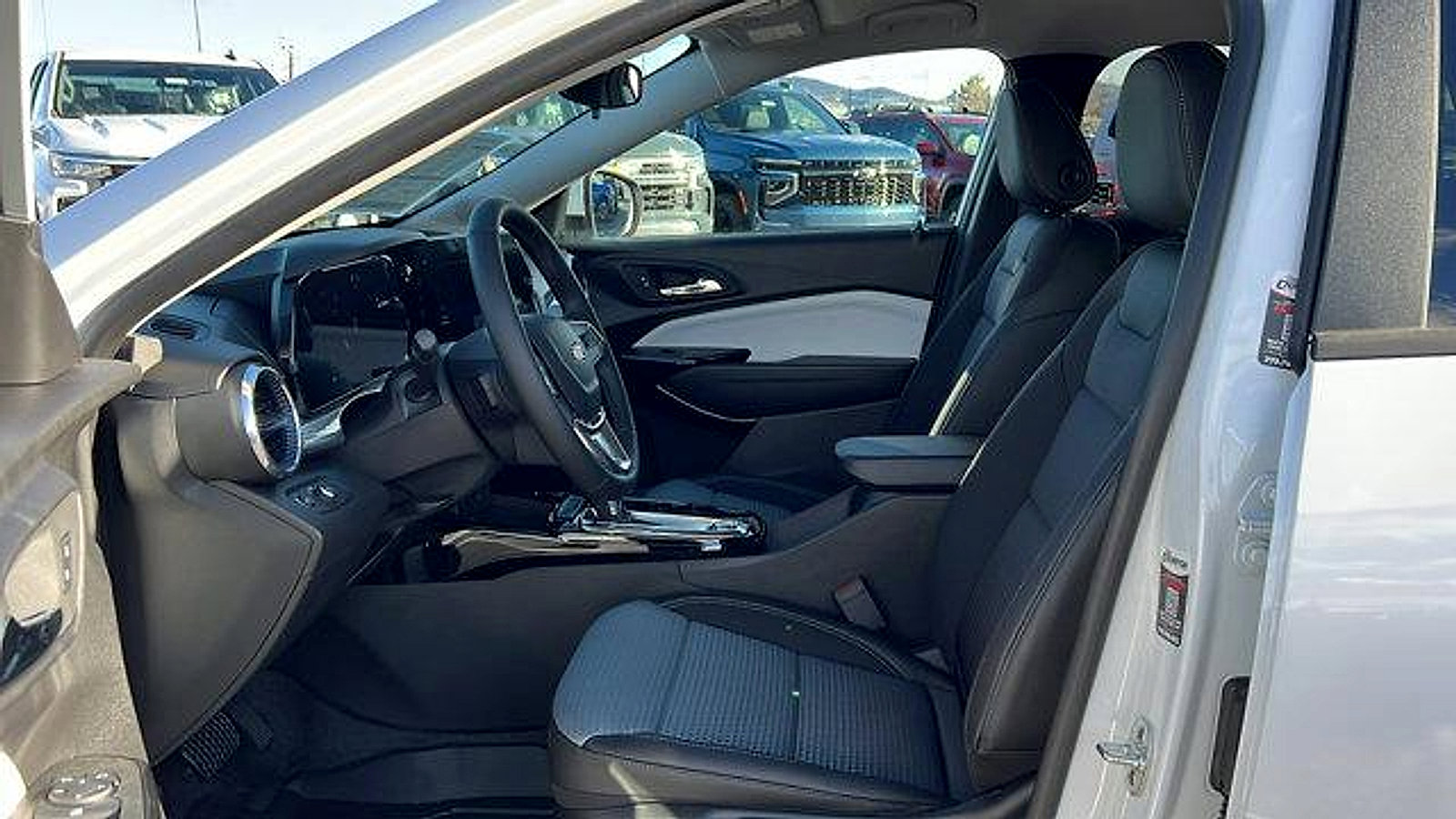 New 2026 Chevrolet Trax LT w/ LT Convenience Package image 29