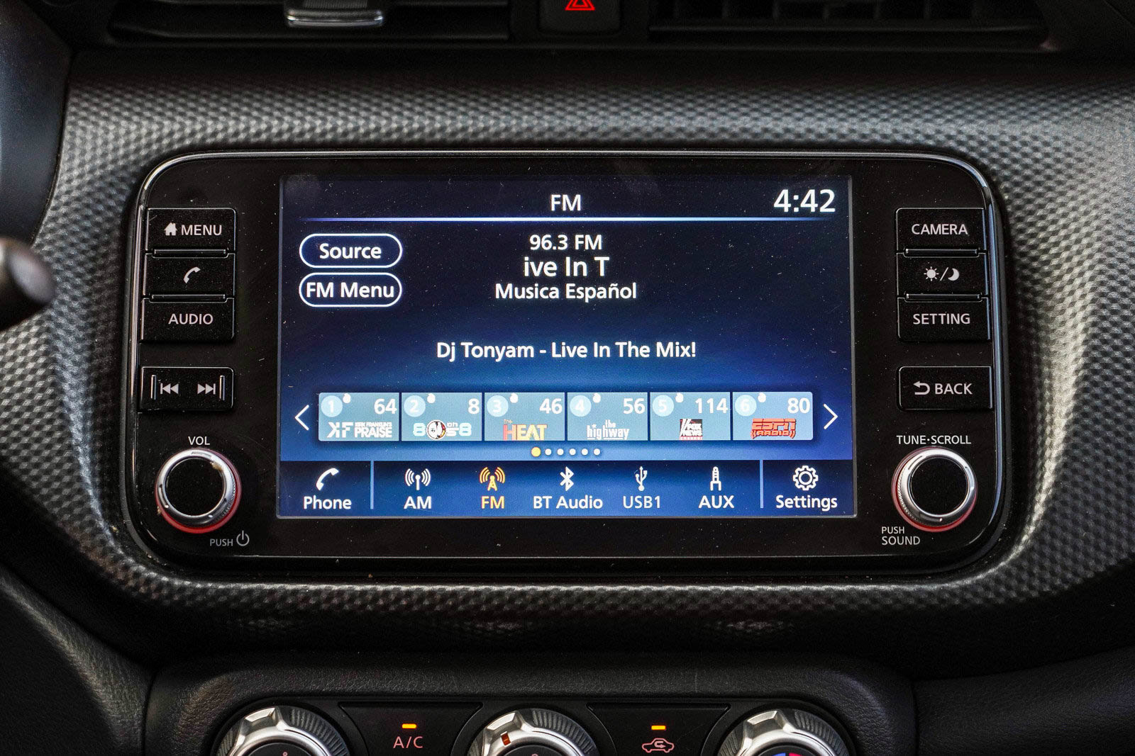 Used 2023 Nissan Kicks SV image 16