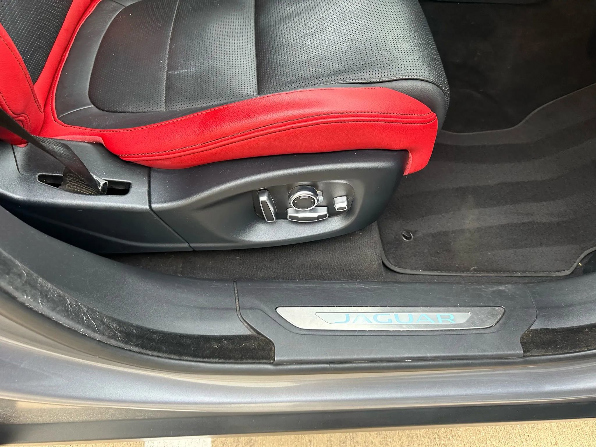 Used 2020 Jaguar F-PACE S AWD/4WD image 26