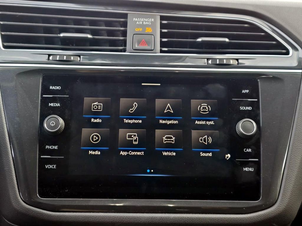 Used 2022 Volkswagen Tiguan SE AWD/4WD image 18