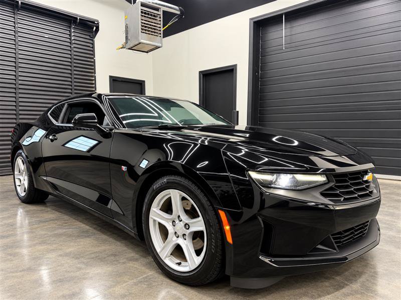 Used 2021 Chevrolet Camaro LT RWD image 7