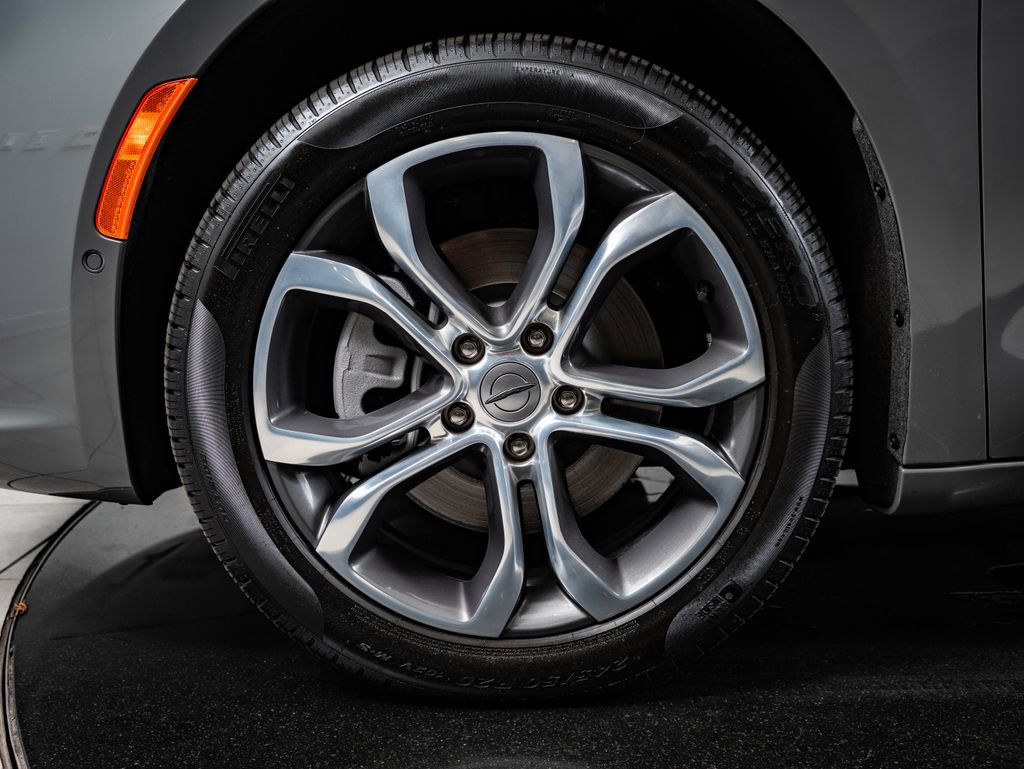 Used 2024 Chrysler Pacifica Pinnacle AWD/4WD image 13
