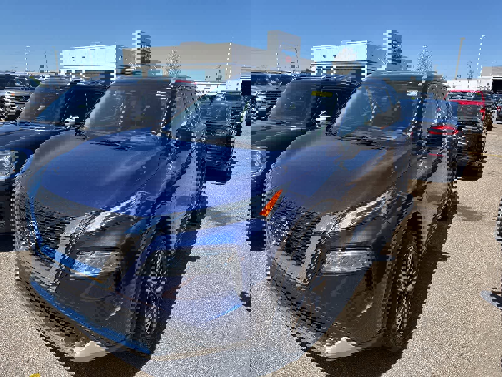 Used 2022 Nissan Rogue Platinum w/ Head-Up Display Package image 17