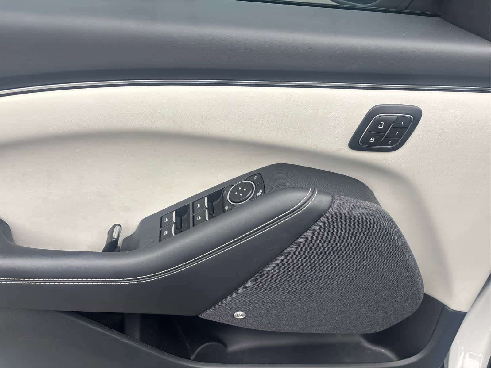 Used 2021 Ford Mustang Mach-E Premium image 6