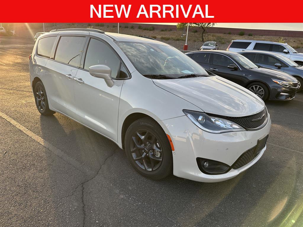 Used 2020 Chrysler Pacifica Touring-L Plus FWD video 1