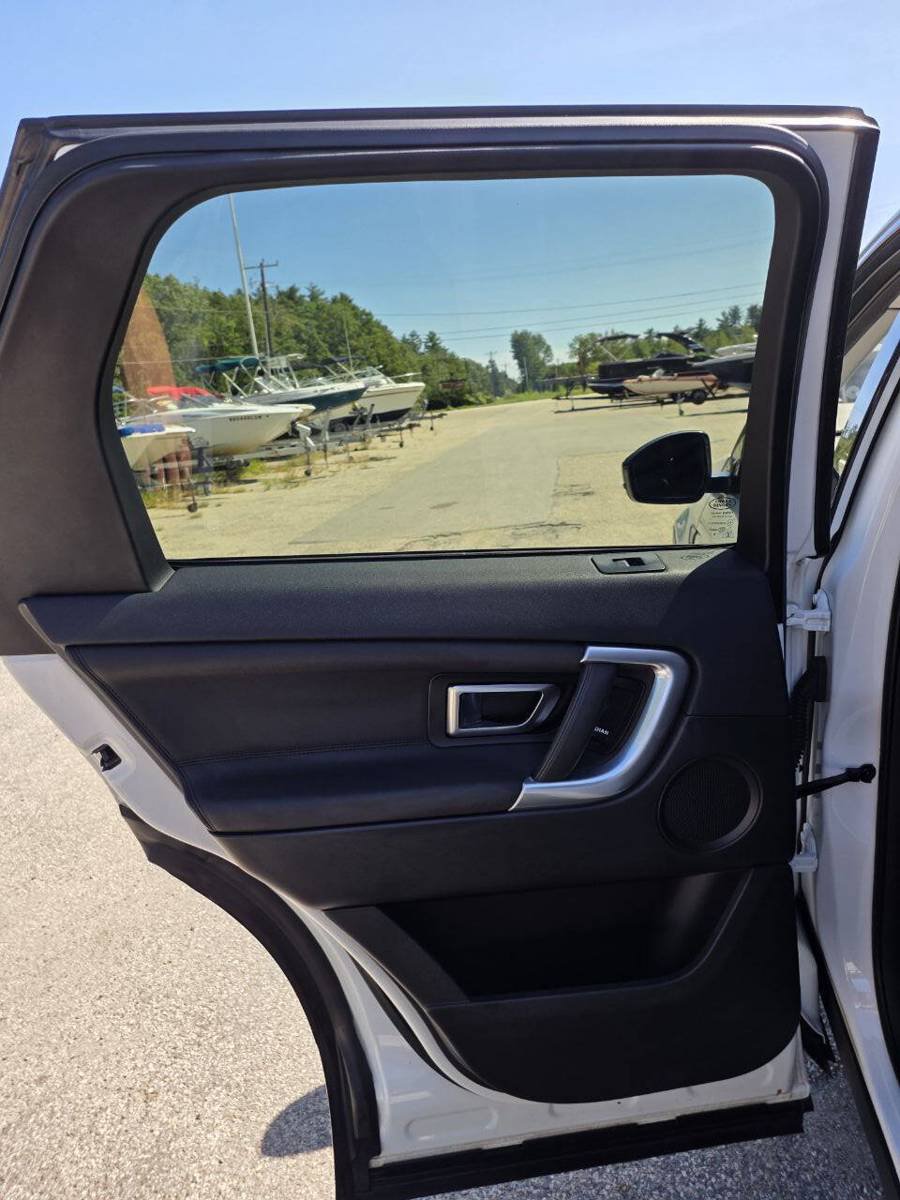Used 2018 Land Rover Discovery Sport HSE AWD/4WD image 15