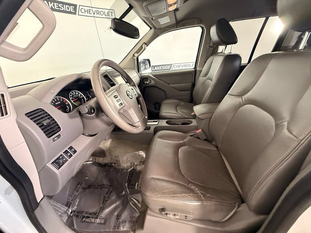 Used 2015 Nissan Frontier SL AWD/4WD image 18