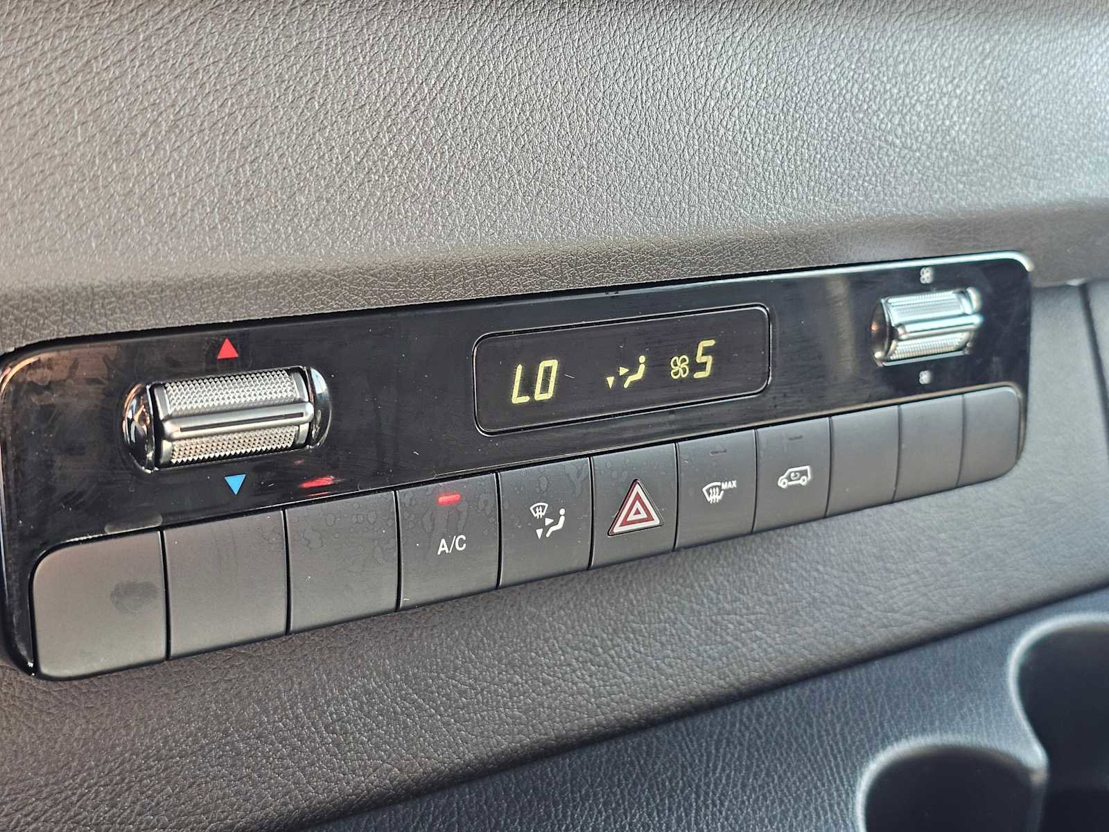 Used 2025 Mercedes-Benz Sprinter 2500 image 28