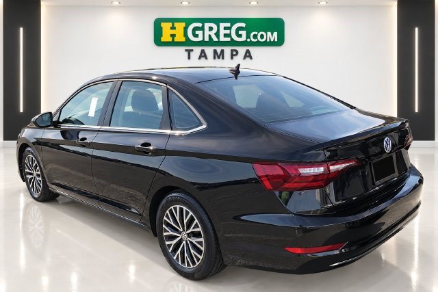 Used 2021 Volkswagen Jetta SE FWD image 2