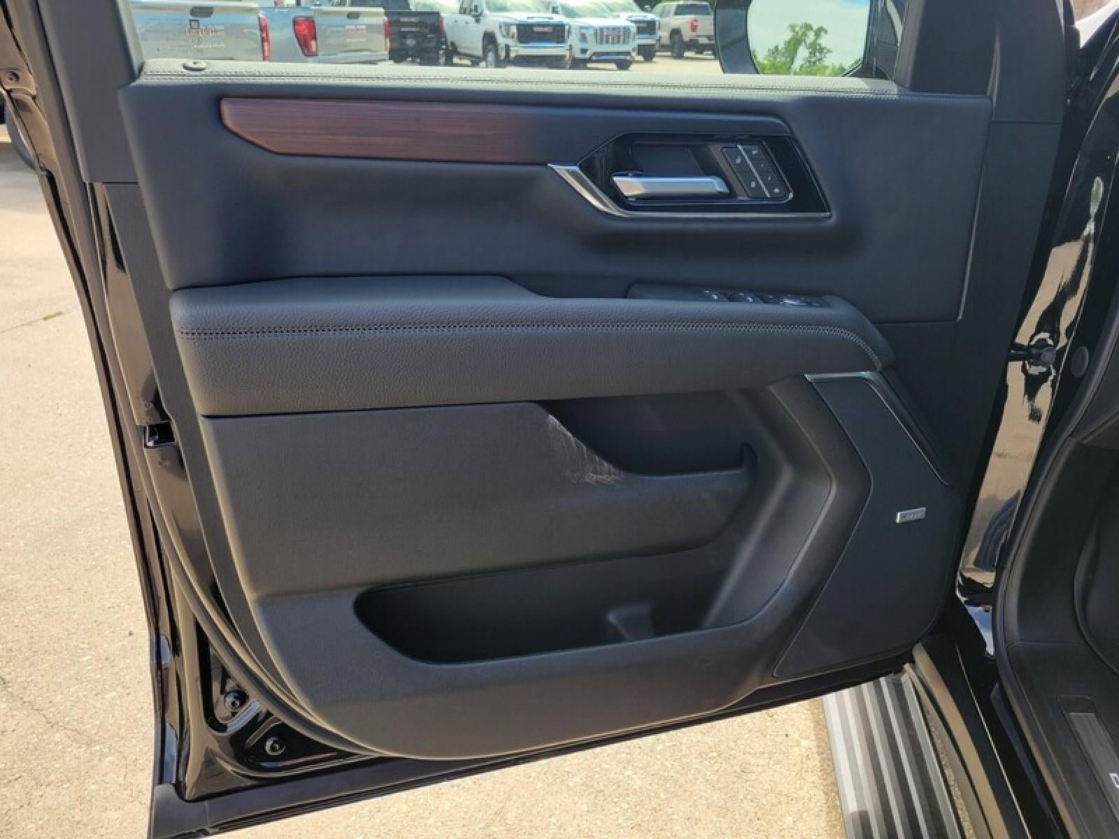 New 2026 GMC Yukon Denali w/ Denali Reserve Package RWD image 26
