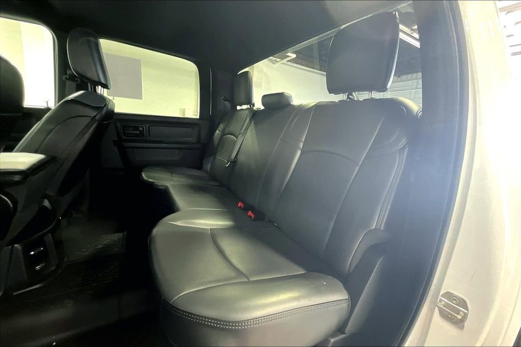 Used 2024 RAM 2500 Tradesman w/ Chrome Appearance Group image 33