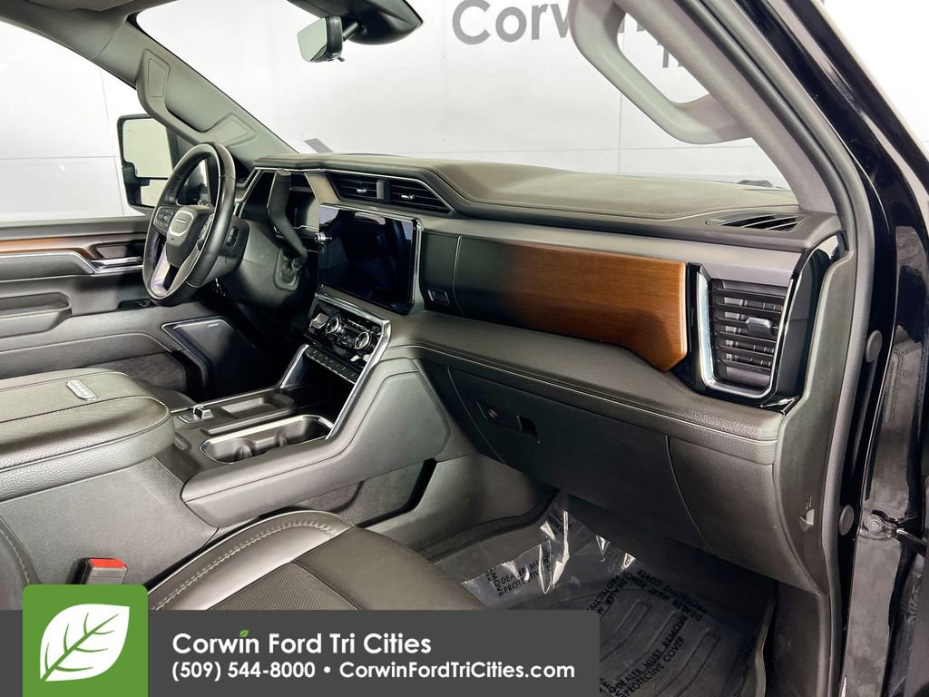 Used 2024 GMC Sierra 3500 Denali w/ Technology Package image 30