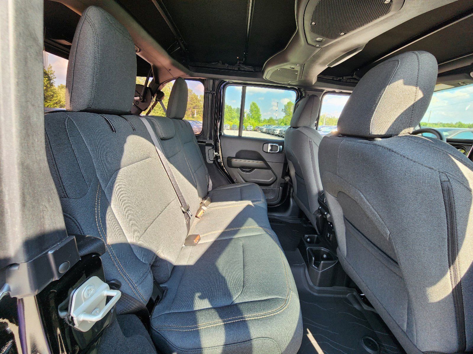 Used 2024 Jeep Wrangler Unlimited Sahara w/ Safety Group AWD/4WD image 13
