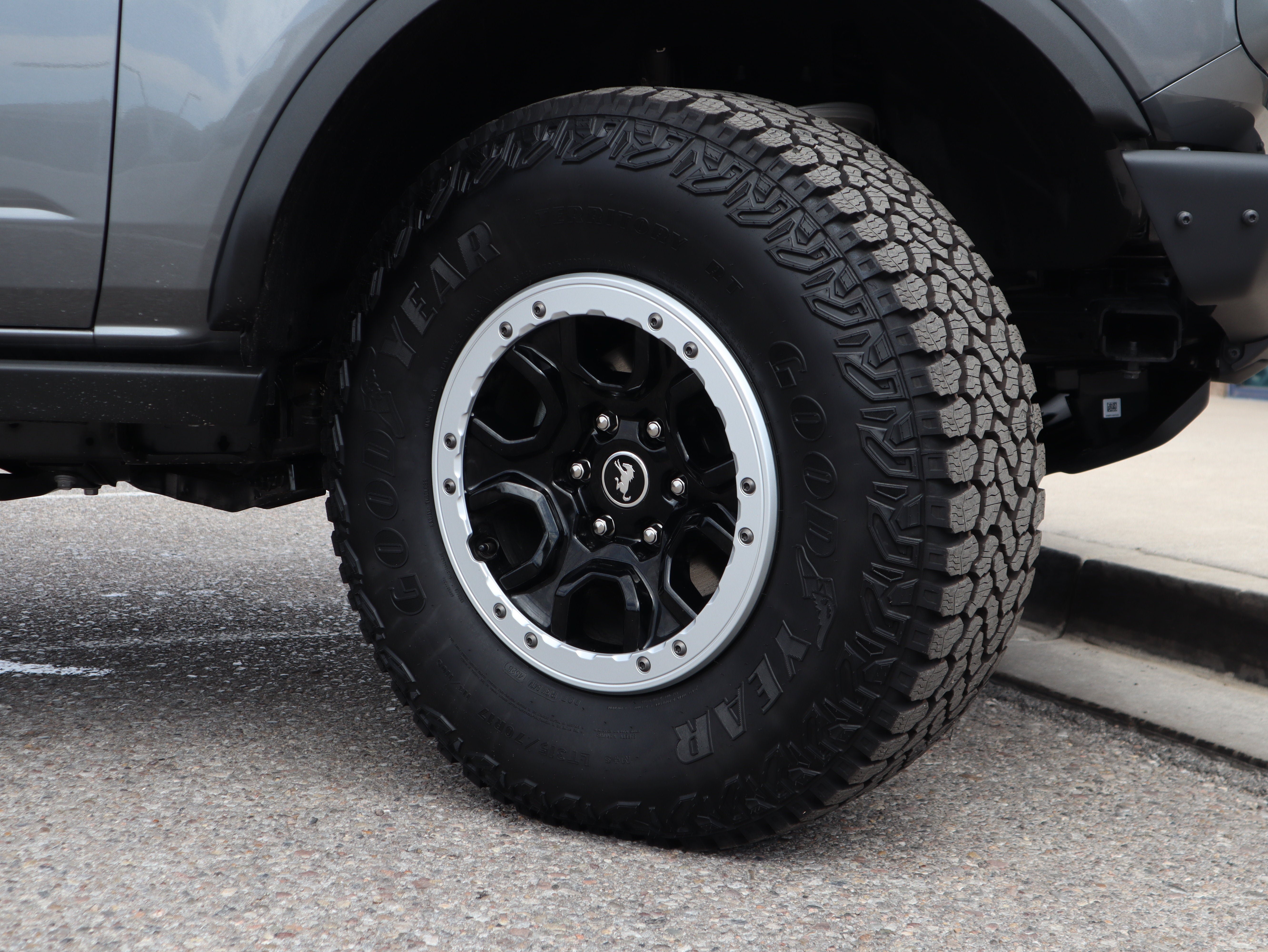 New 2026 Ford Bronco Badlands AWD/4WD image 13