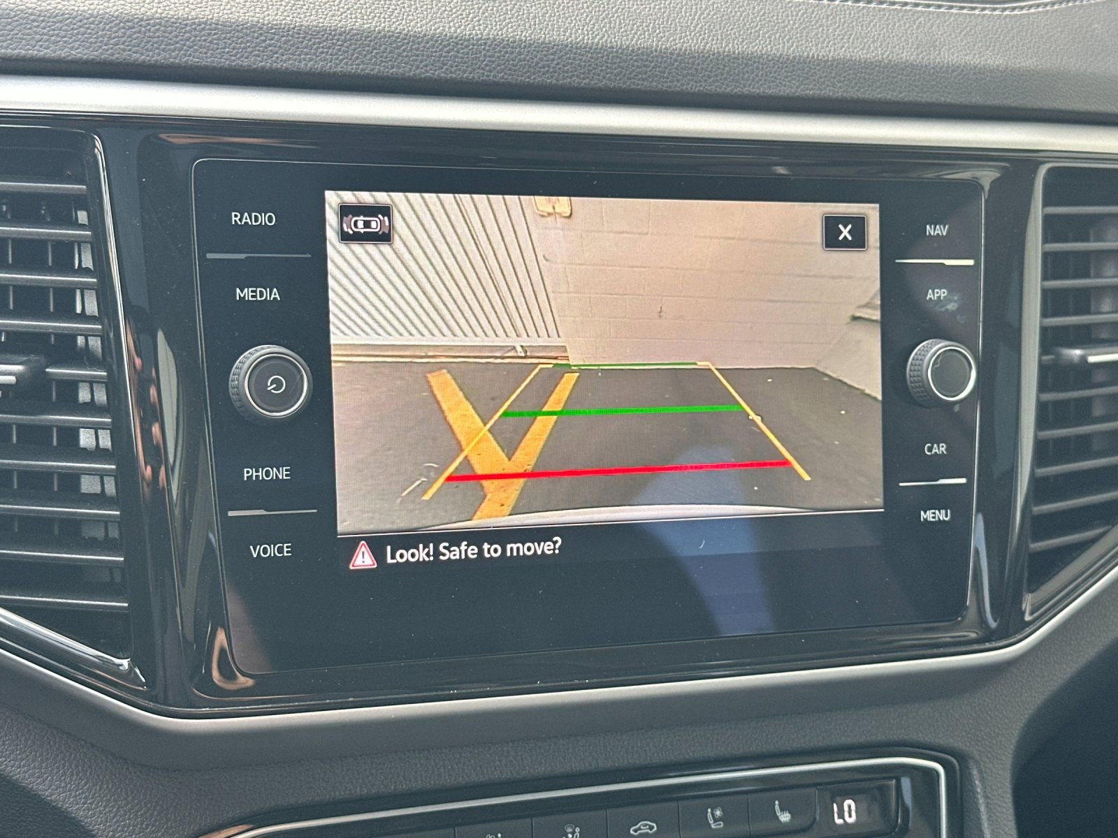 Used 2023 Volkswagen Atlas SEL Premium image 19