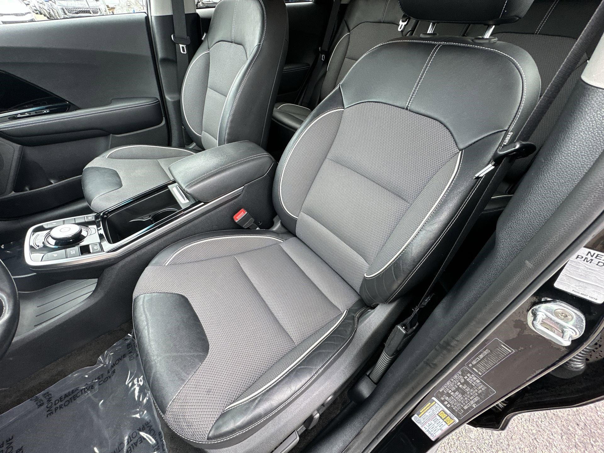 Used 2022 Kia Niro EX image 13