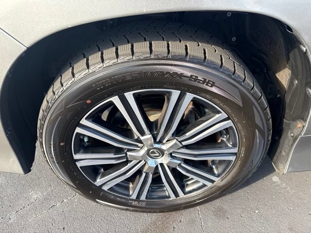Used 2018 Lexus LX 570 4WD w/ Luxury Package image 11