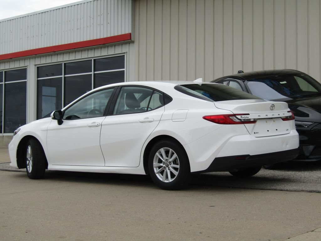 Used 2025 Toyota Camry LE FWD image 10