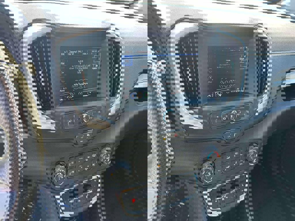 Used 2024 GMC Terrain SLE image 29