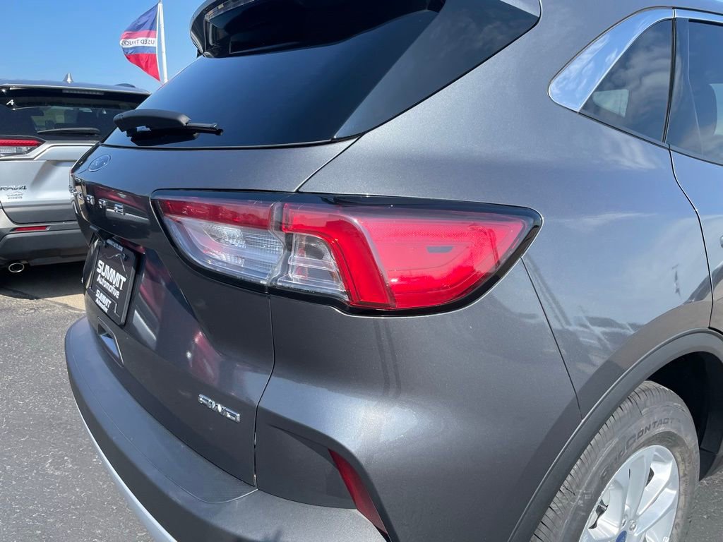 Used 2022 Ford Escape SE image 30