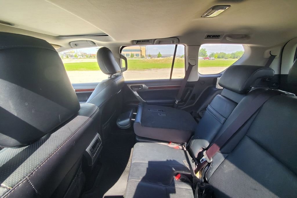 Used 2018 Lexus GX 460 Premium w/ Premium Package AWD/4WD image 10