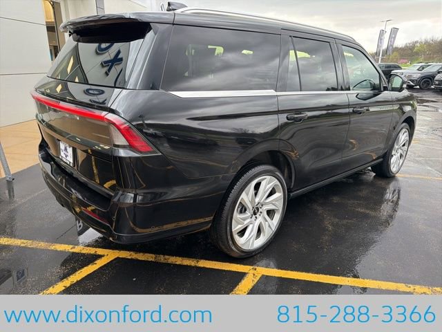 Used 2025 Lincoln Navigator Reserve AWD/4WD image 9