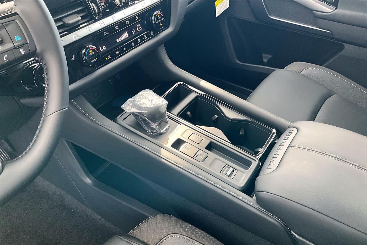 New 2026 Nissan Pathfinder SL FWD image 11