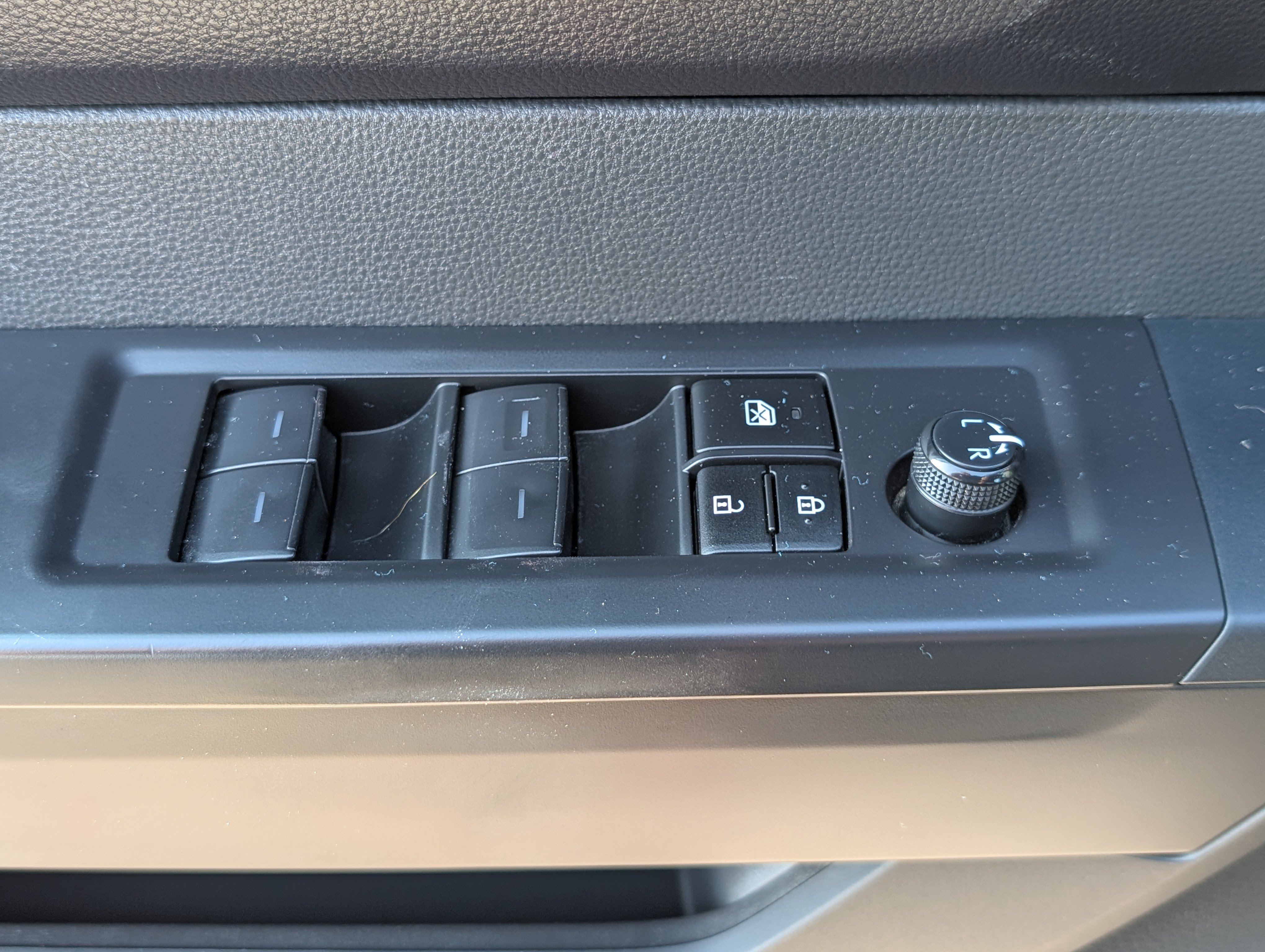 Used 2025 Toyota Tundra SR AWD/4WD image 17