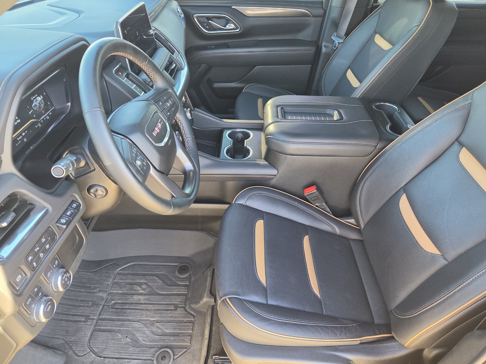 Used 2024 GMC Yukon AT4 AWD/4WD image 13