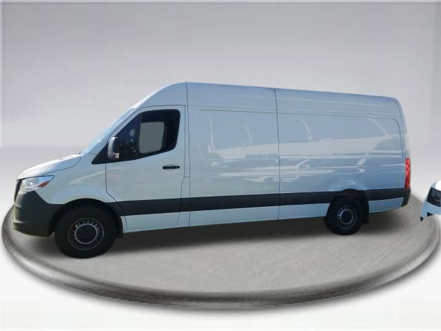 Used 2024 Mercedes-Benz Sprinter 2500 image 13