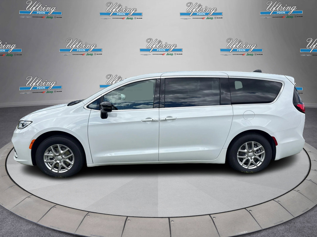 New 2026 Chrysler Pacifica Select image 6