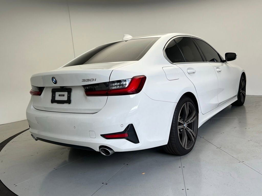 Used 2021 BMW 330i Sedan w/ Convenience Package RWD image 2