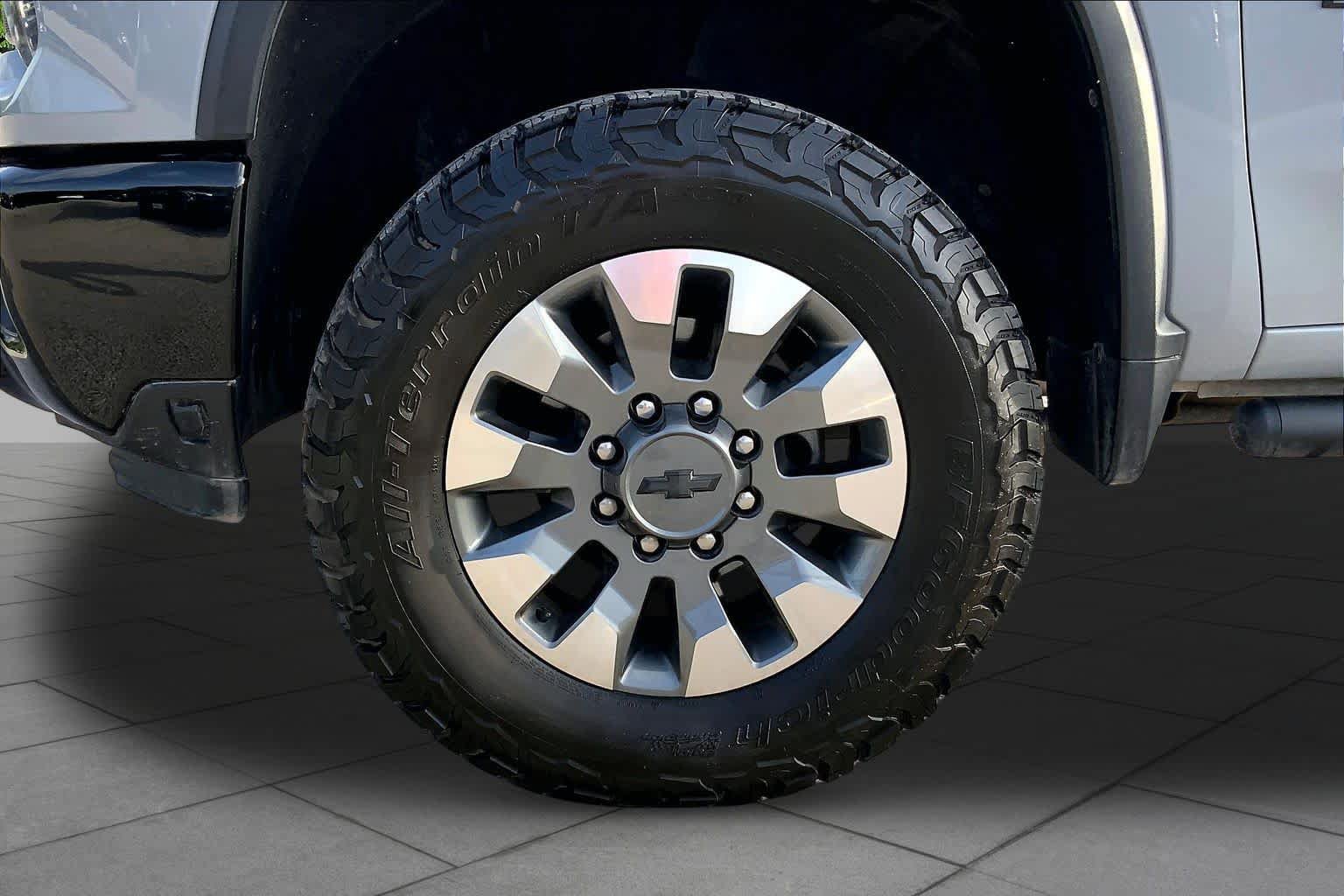 Used 2024 Chevrolet Silverado 2500 Custom w/ Custom Value Package AWD/4WD image 11