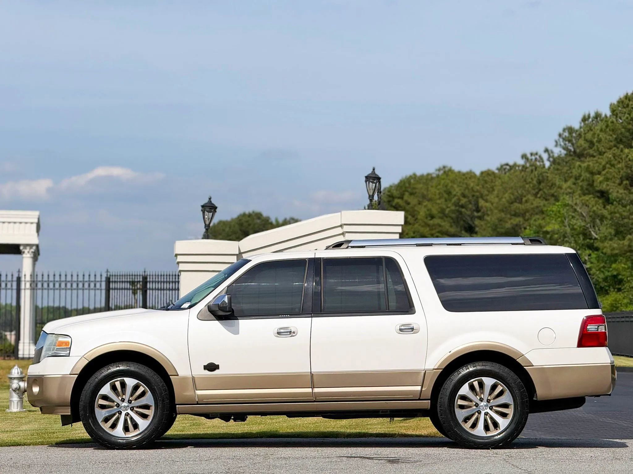 Used 2014 Ford Expedition EL King Ranch RWD image 7