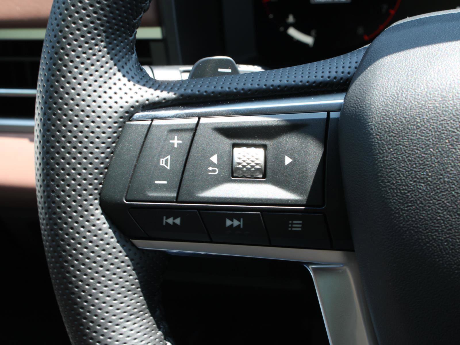 New 2025 Mitsubishi Outlander SEL image 32