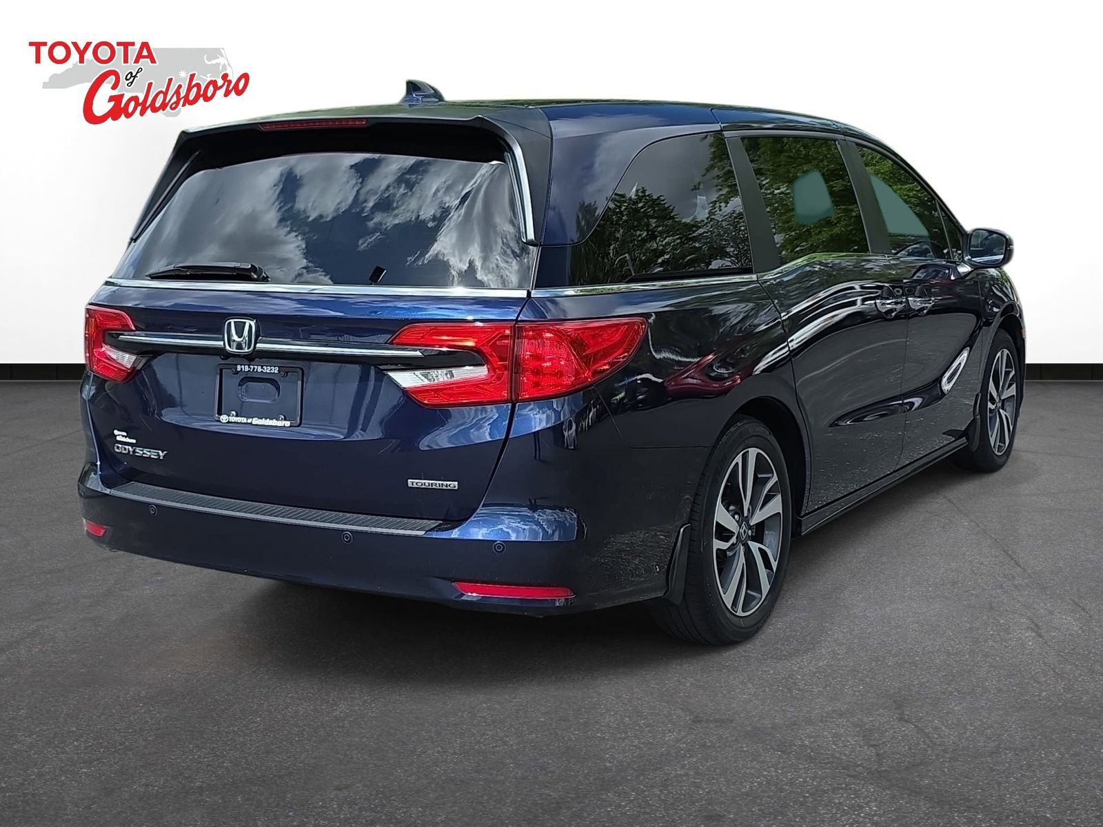 Used 2023 Honda Odyssey Touring image 5