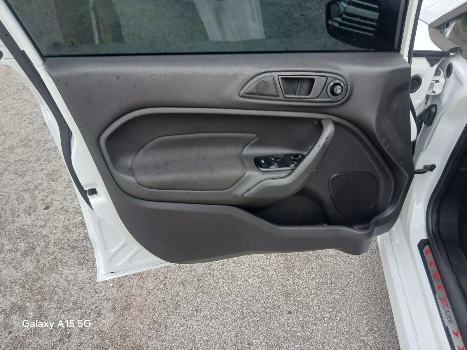 Used 2019 Ford Fiesta ST-Line w/ ST Line Cold Weather Package FWD image 11