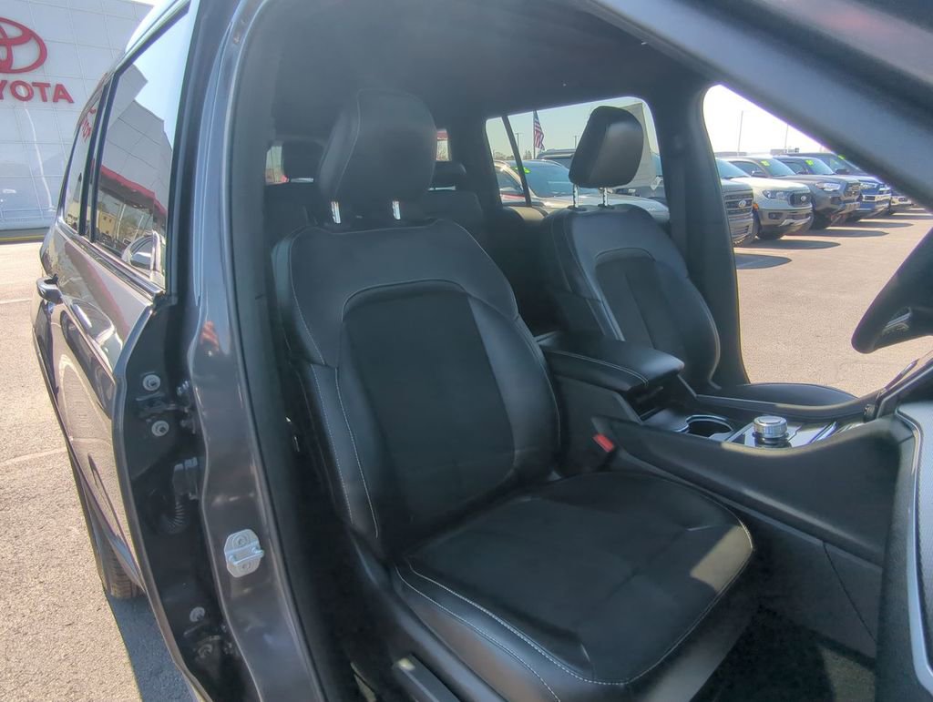 Used 2025 Jeep Grand Cherokee L Laredo AWD/4WD image 32