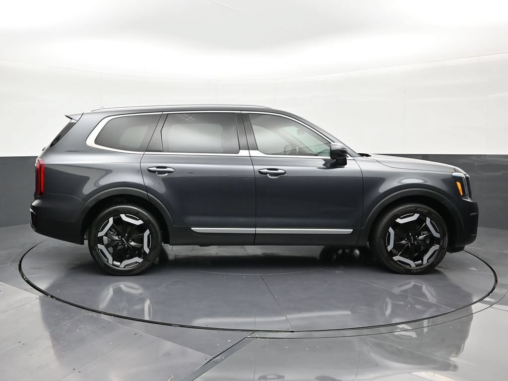 Used 2024 Kia Telluride S FWD image 6