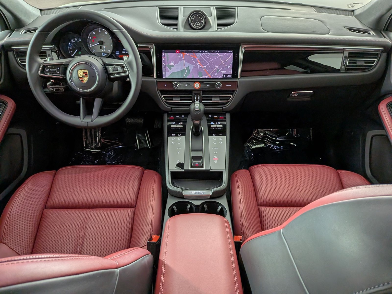 Certified 2025 Porsche Macan S AWD/4WD image 21