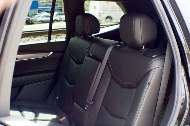 Used 2025 Cadillac XT6 Luxury image 48