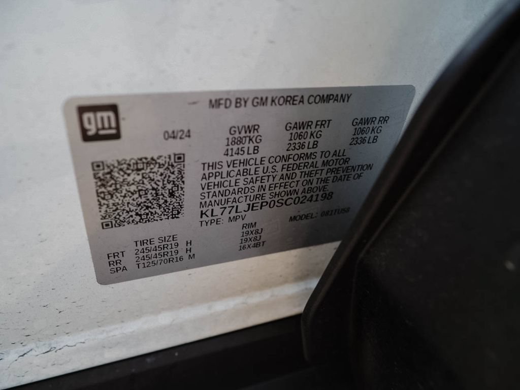 Used 2025 Chevrolet Trax RS w/ Sunroof Package FWD image 39