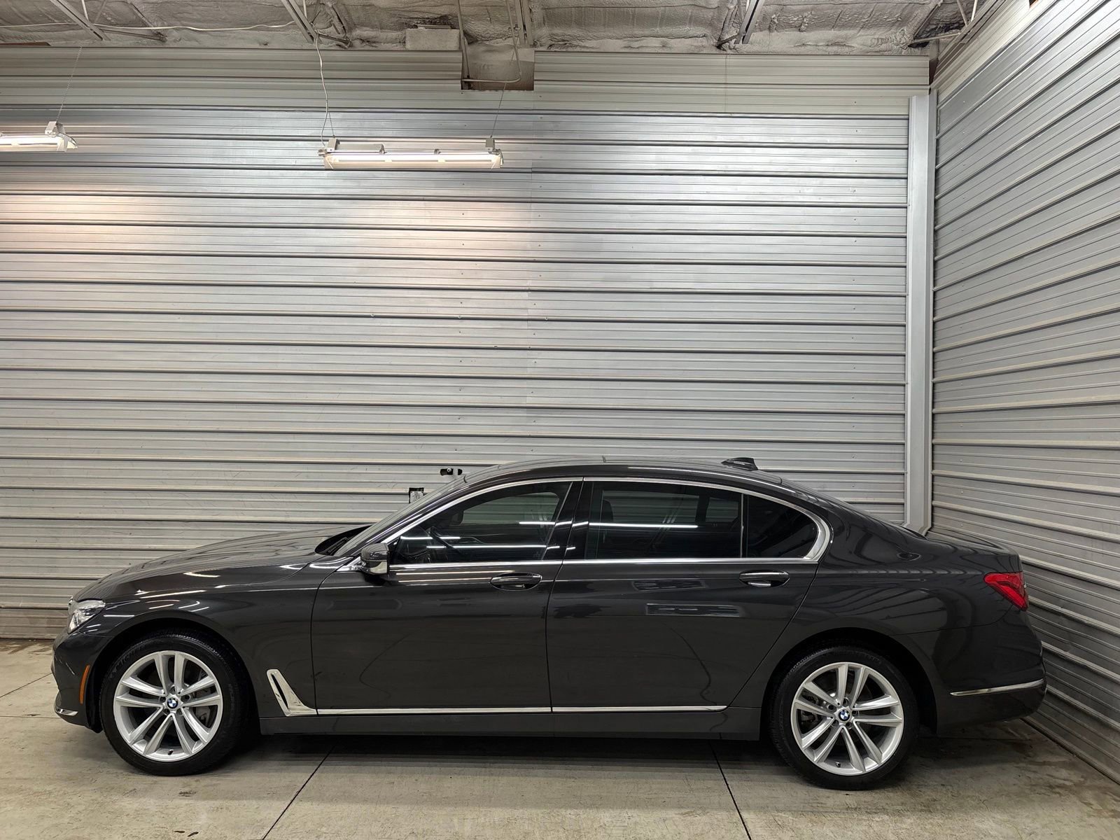 Used 2018 BMW 750i xDrive AWD/4WD image 6