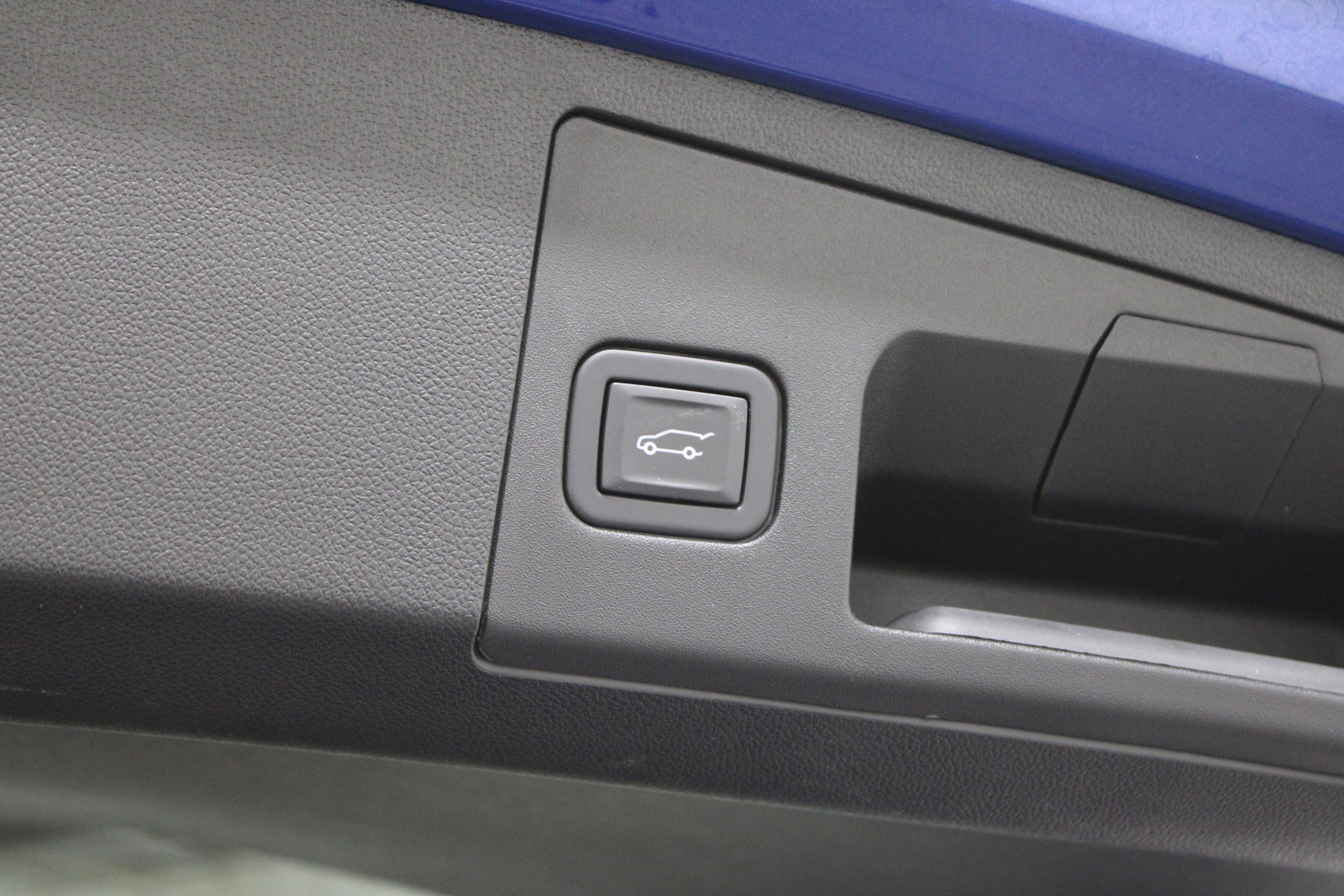 Certified 2023 Cadillac XT4 Sport image 24