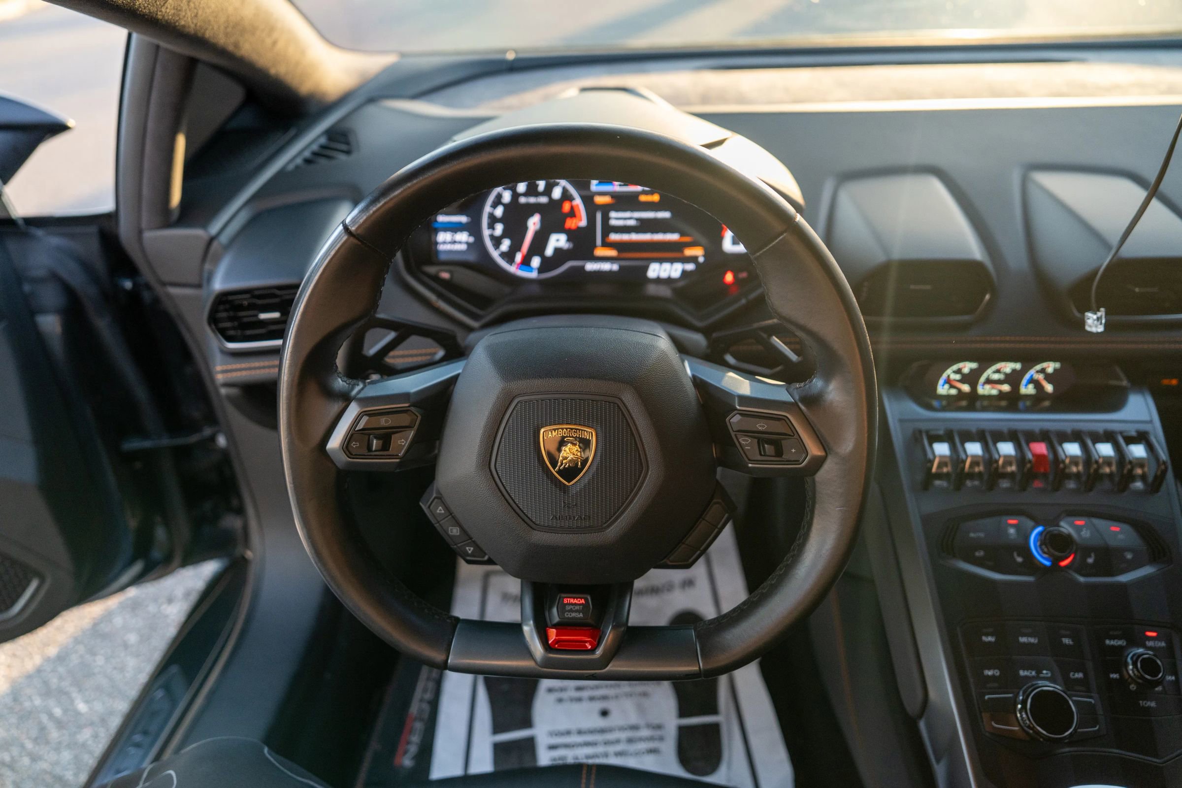 Used 2015 Lamborghini Huracan LP 610-4 image 17